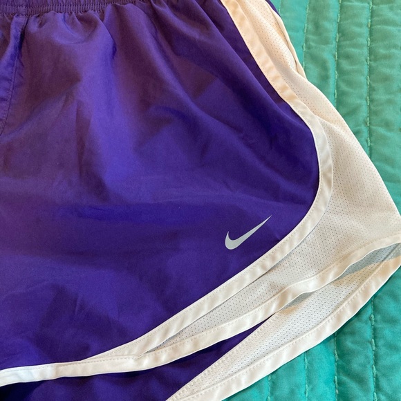 Nike Running Shorts - Picture 2 of 3